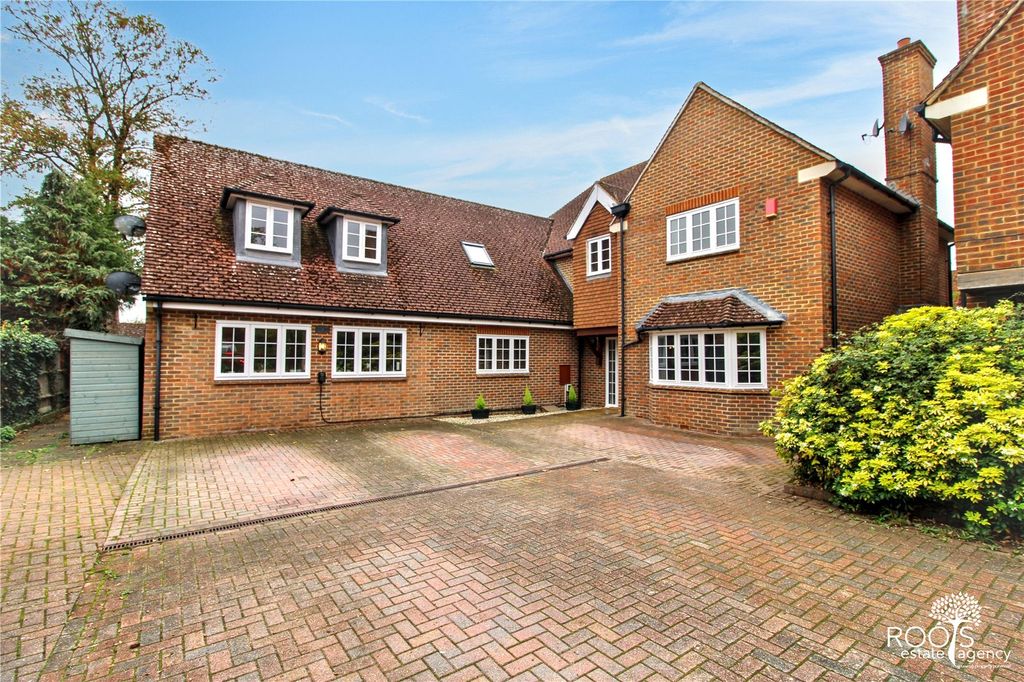 Property photo 1 of 21 Frontage