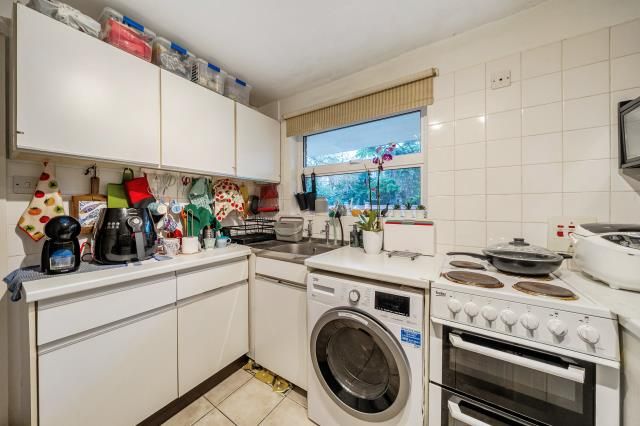 Property photo 2 of 21 Kitchen