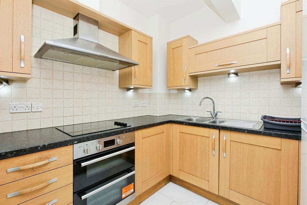 Property photo 3 of 14