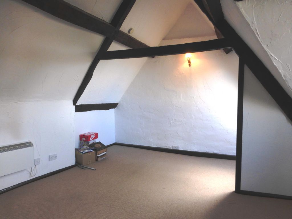Property photo 3 of 6 Bedroom 1