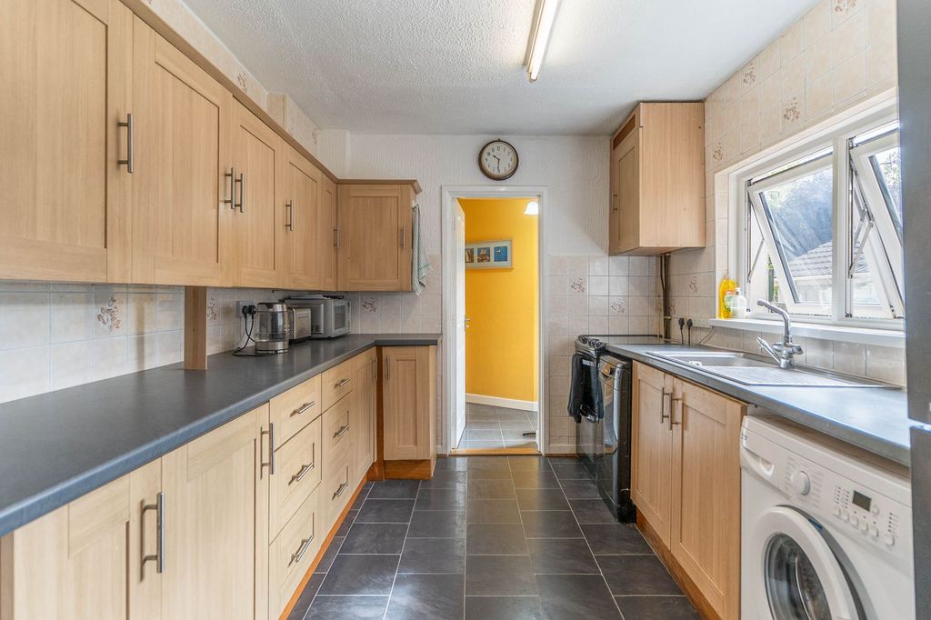 Property photo 2 of 34