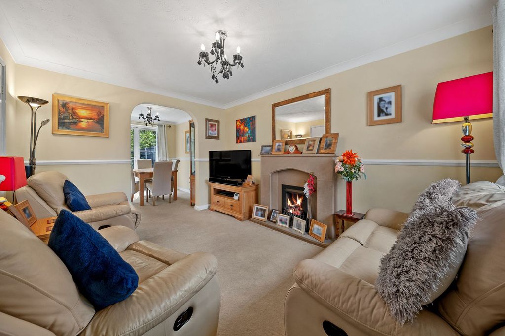Property photo 2 of 31