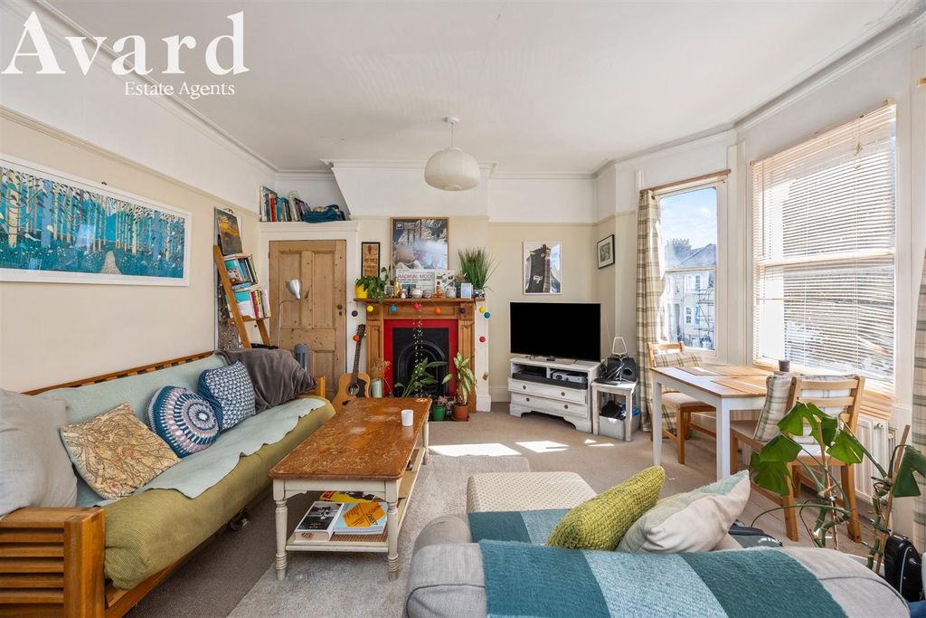 Property photo 3 of 17 Ditchling Rise, 57, Tff-002.Jpg
