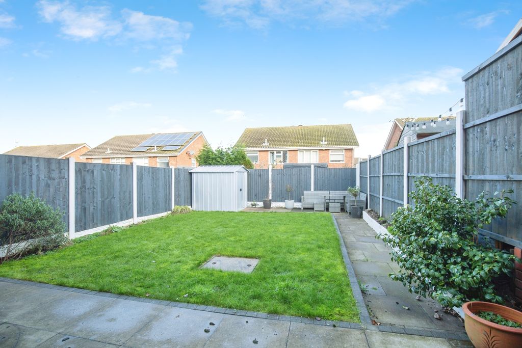 Property photo 2 of 13 29570438-Mw-10046