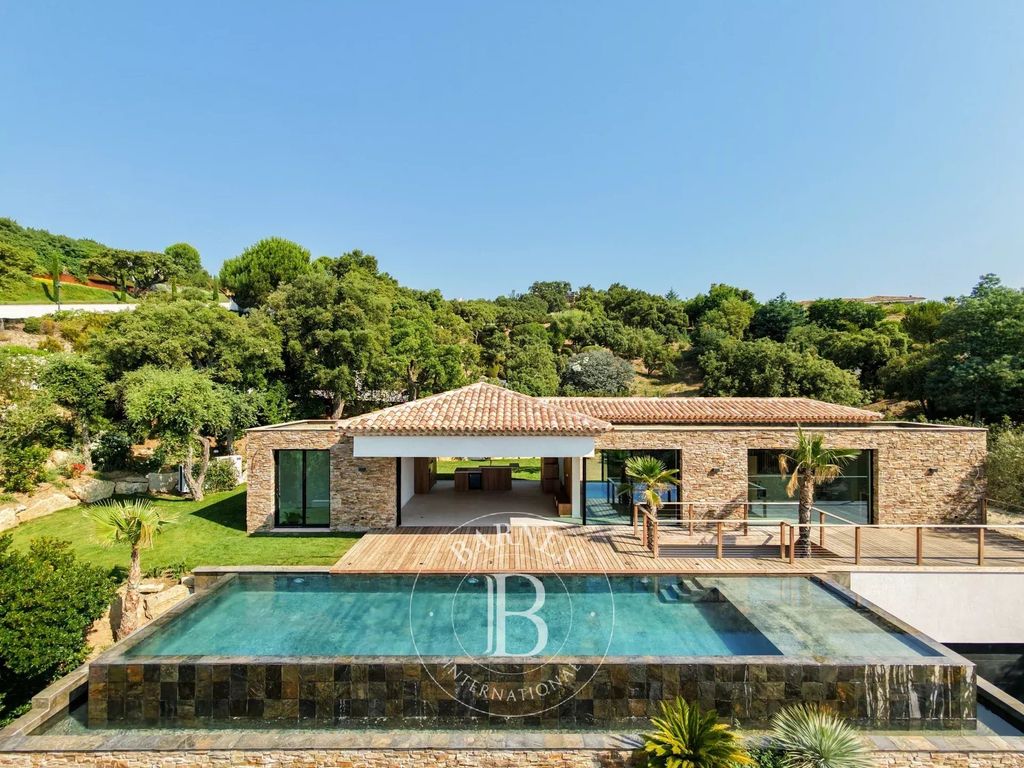 Property photo 1 of 7 Sainte-Maxime, Luxury New-Build Villa In A Prestigious Private Estate