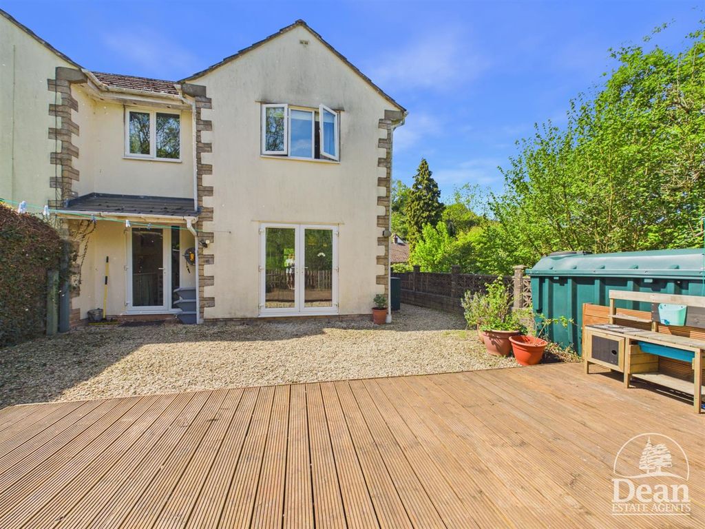 Property photo 2 of 19