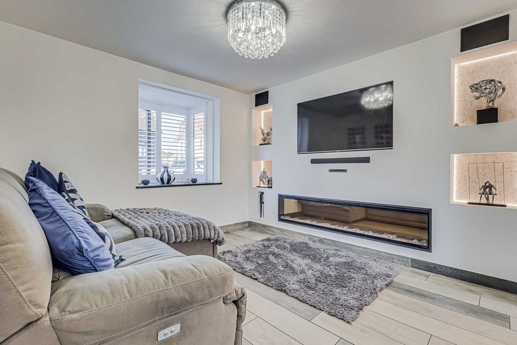 Property photo 3 of 30