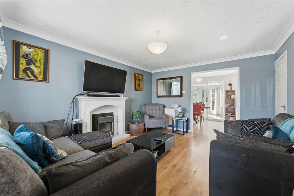 Property photo 2 of 21