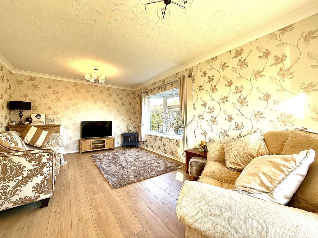 Property photo 3 of 32