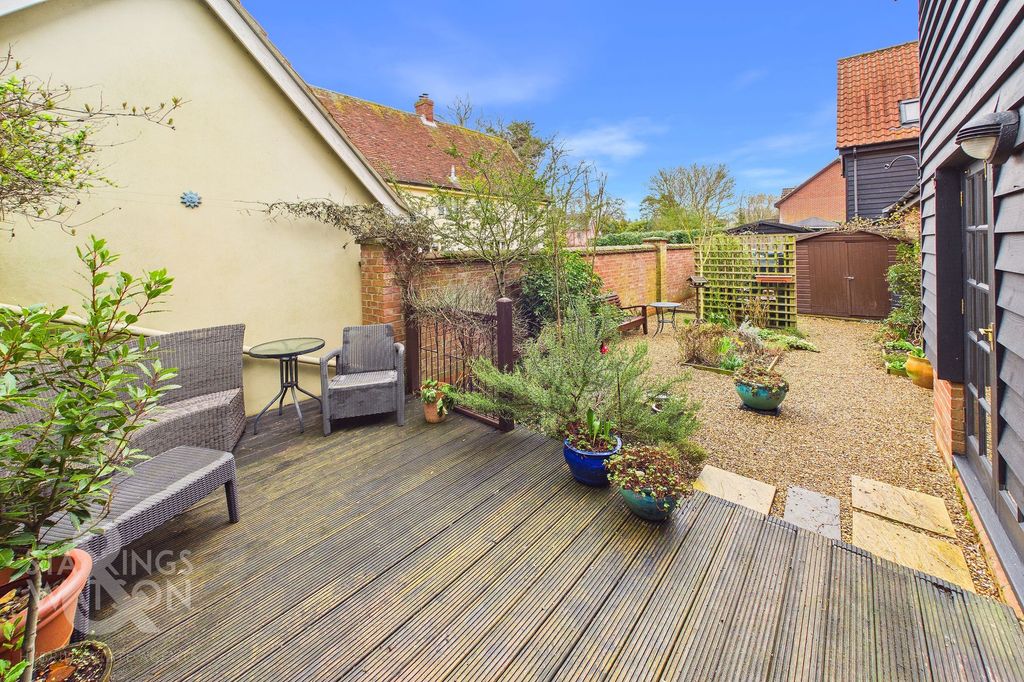 Property photo 2 of 26