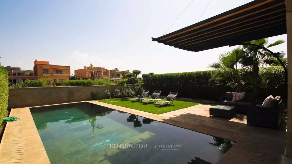 Property photo 3 of 21 Swimming Pool