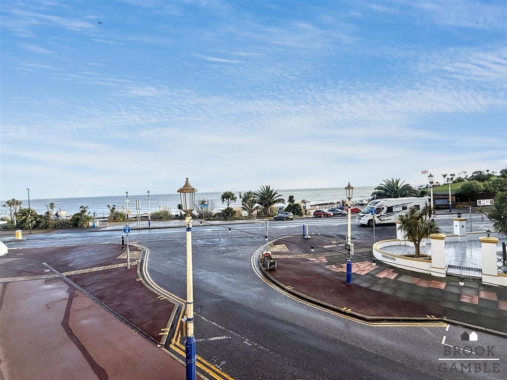 Property photo 2 of 12 01323 438506