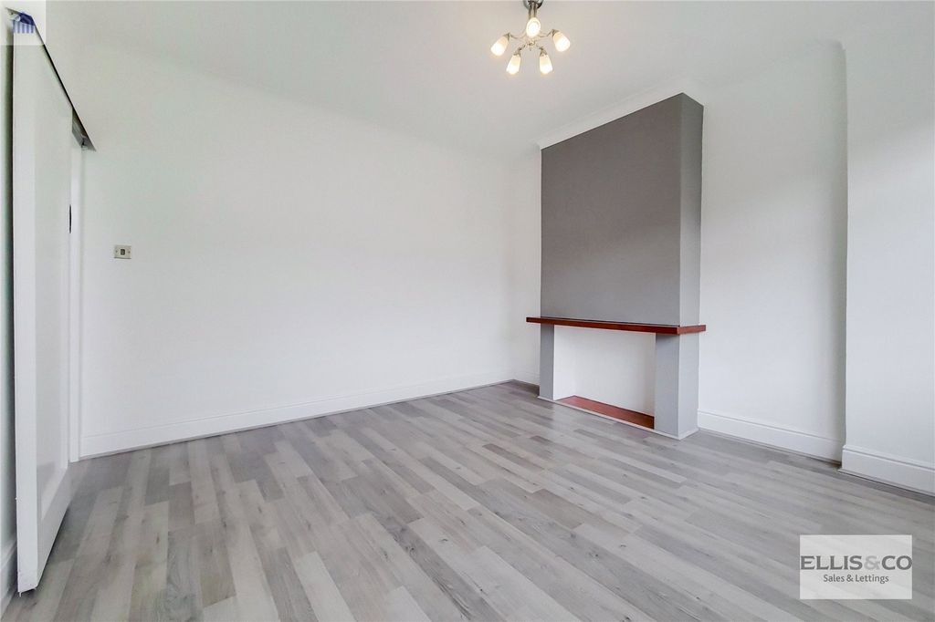 Property photo 2 of 14 Picture No. 04