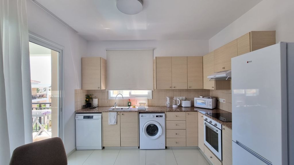 Property photo 2 of 14 Kitchen