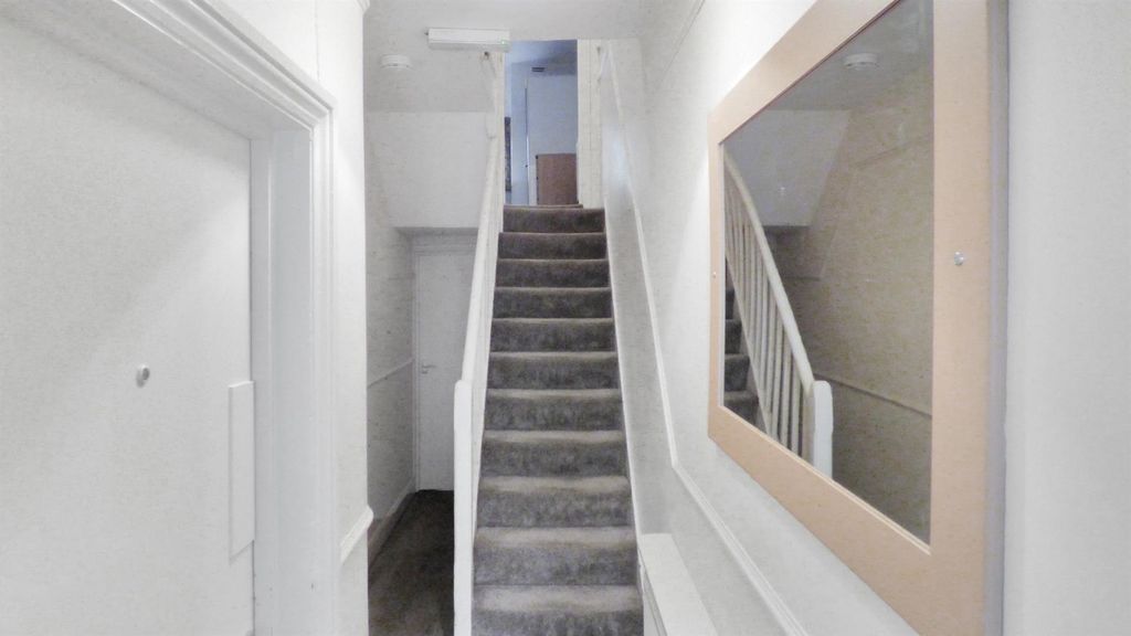 Property photo 2 of 7 41 Boulter 4.Jpg