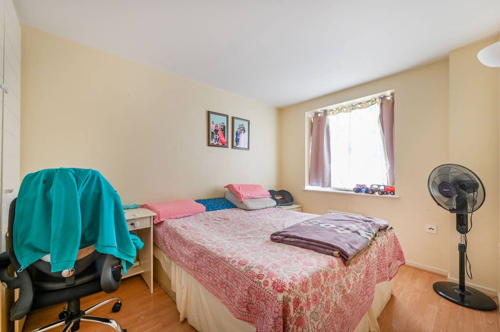 Property photo 3 of 7