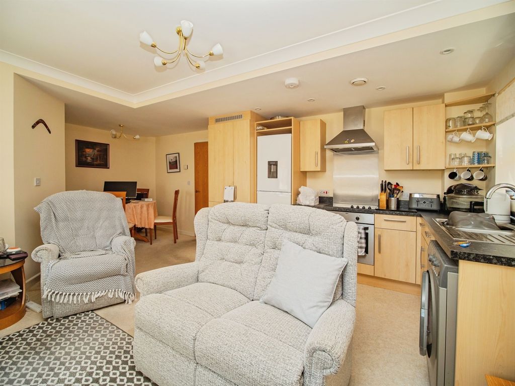 Property photo 3 of 12