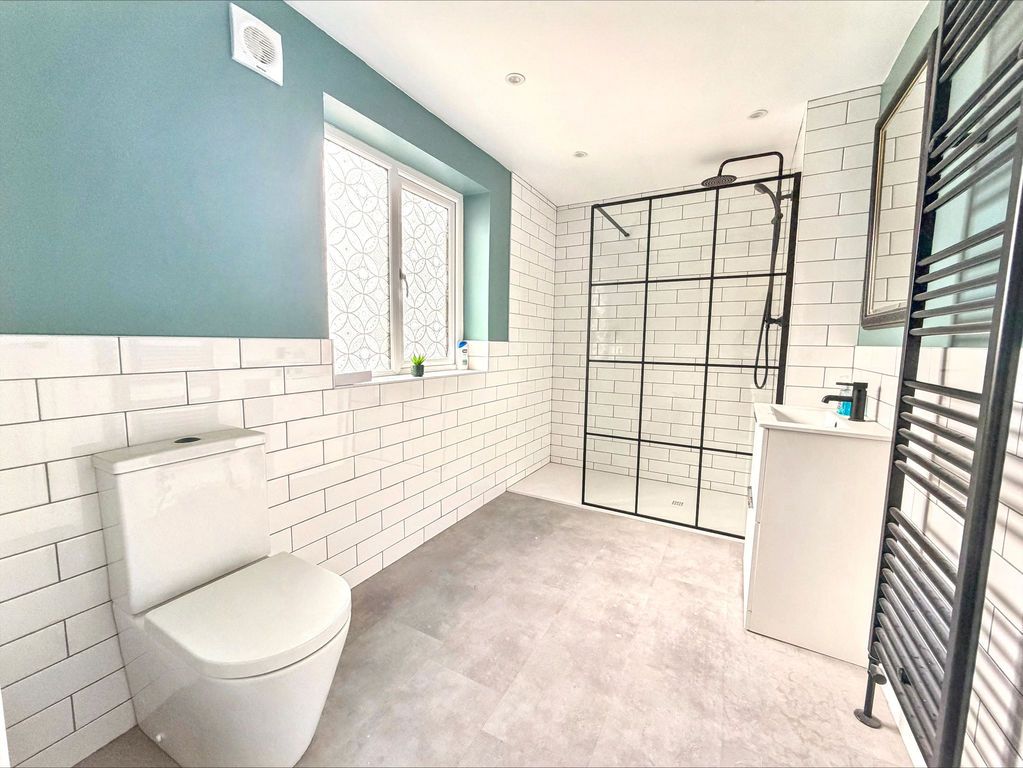 Property photo 2 of 12 Photo 8