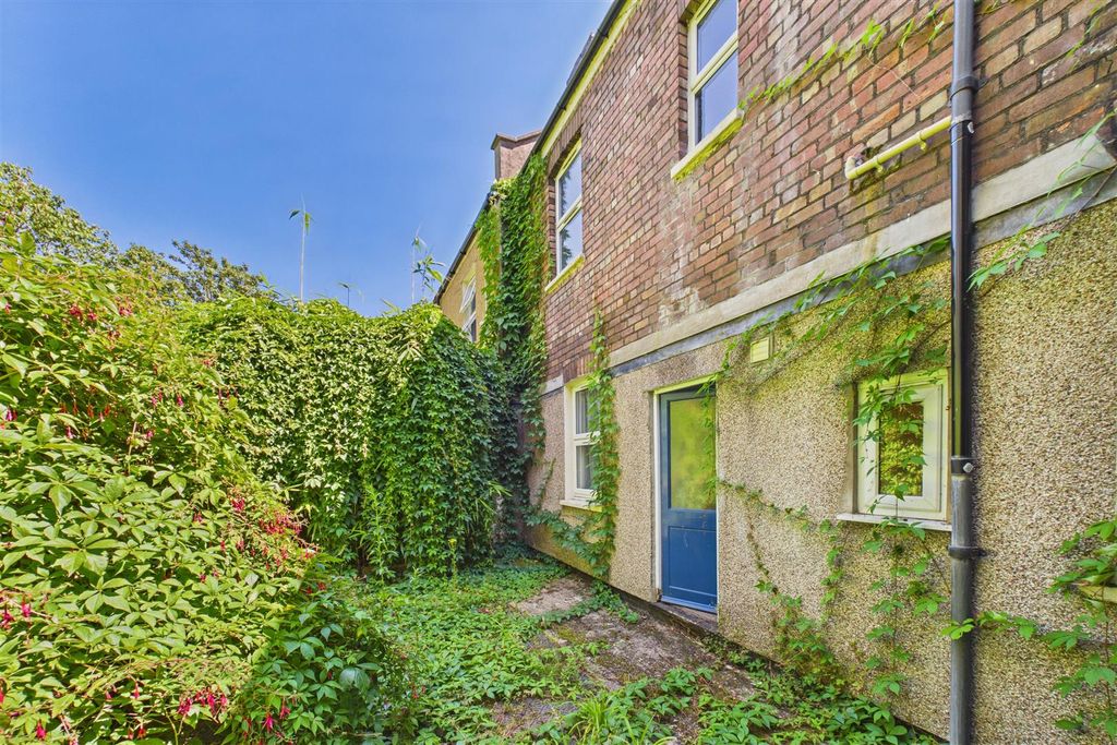 Property photo 3 of 29 62 Shaftesbury Avenue,Montpelier, Bristol Bs6 5Ly