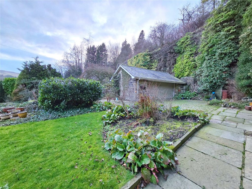 Property photo 3 of 48 Detached Garage