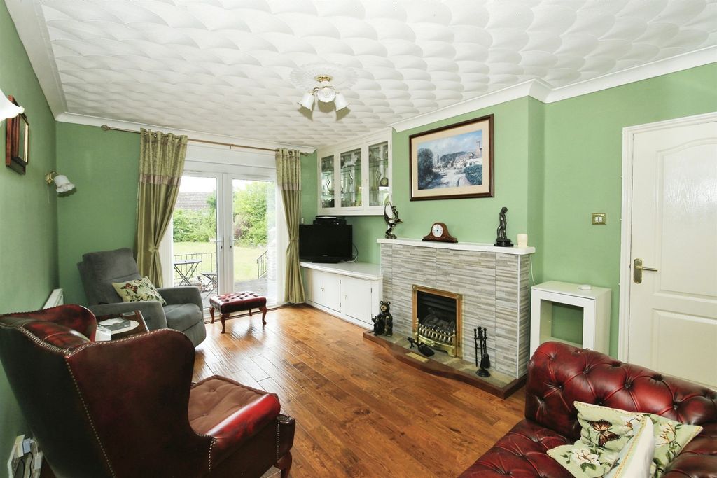 Property photo 2 of 16