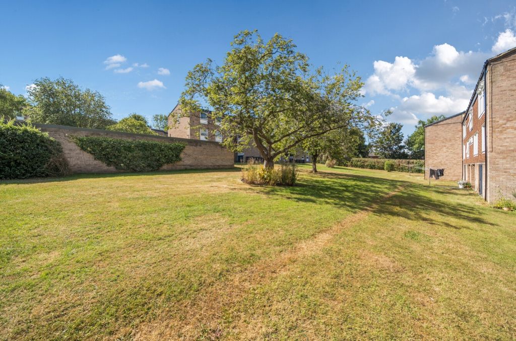 Property photo 3 of 21 Ewemove Harrogate Garden
