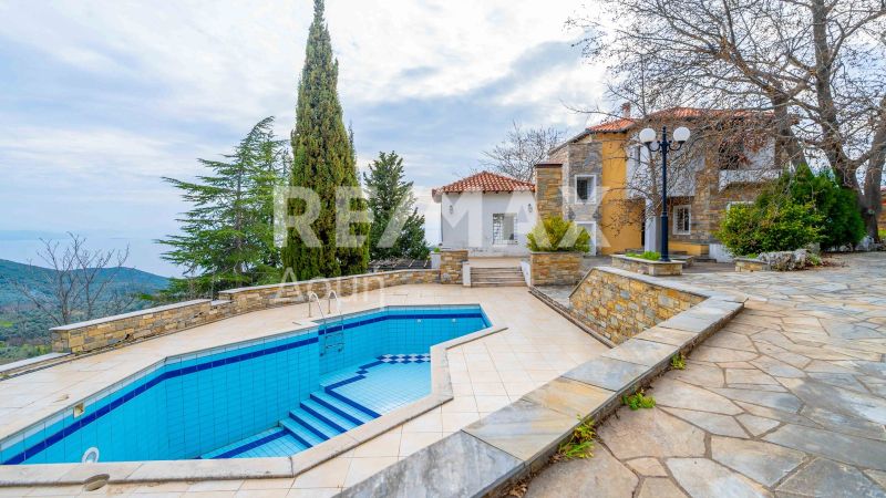 Property photo 2 of 50