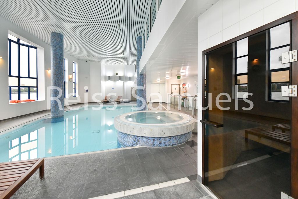 Property photo 2 of 52