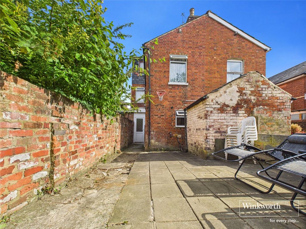 Property photo 3 of 16 Picture No. 05