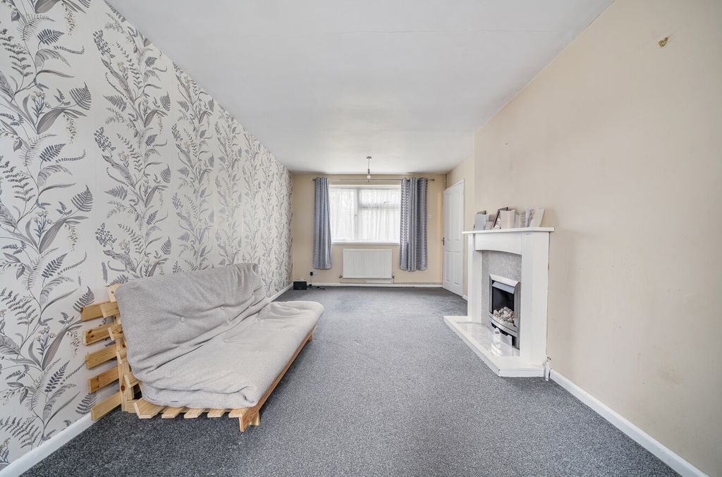 Property photo 2 of 12 1409978-22-69861B...