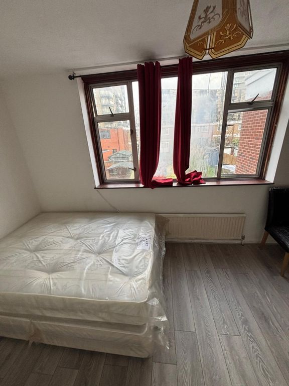 Property photo 3 of 15 Photo 4