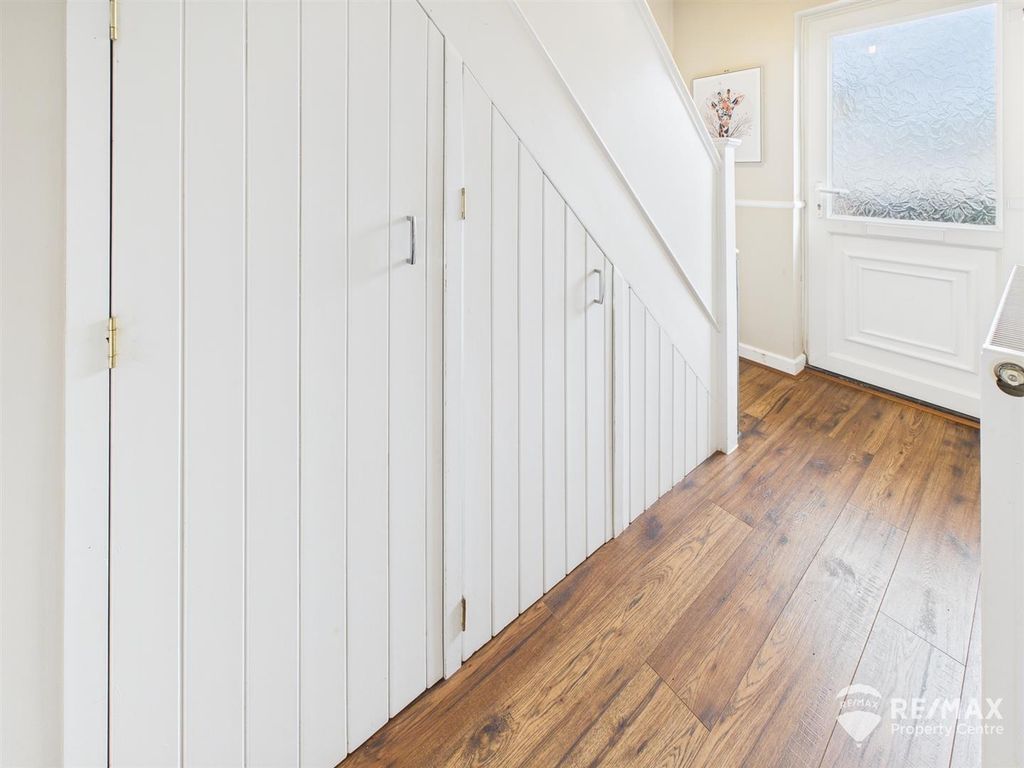 Property photo 3 of 21 Cam02842G0-Pr0283-Still004.Jpg