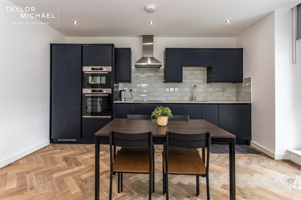 Property photo 2 of 18 Kitchen / Living Room