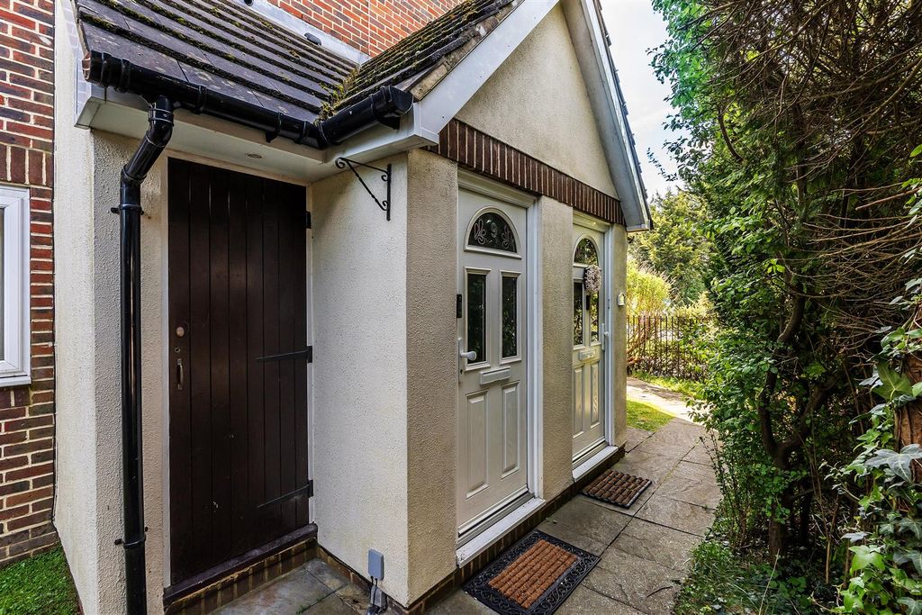 Additional image 4 of 2 bed maisonette for saleCrowhurst Mead, Godstone RH9