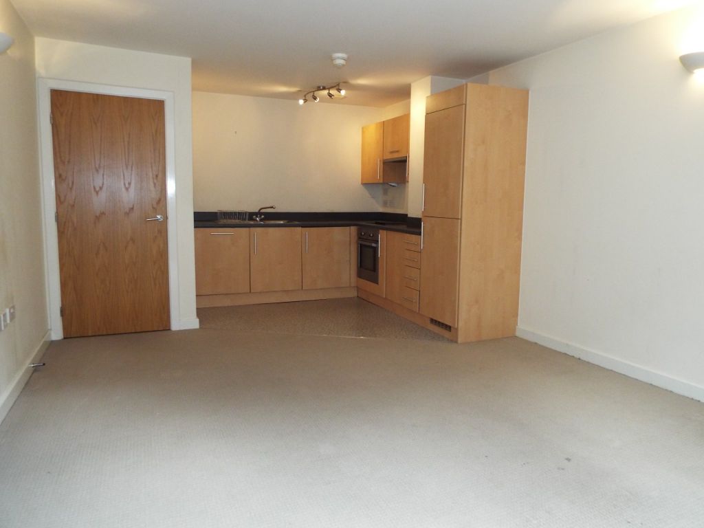 Property photo 2 of 9 Kitchen