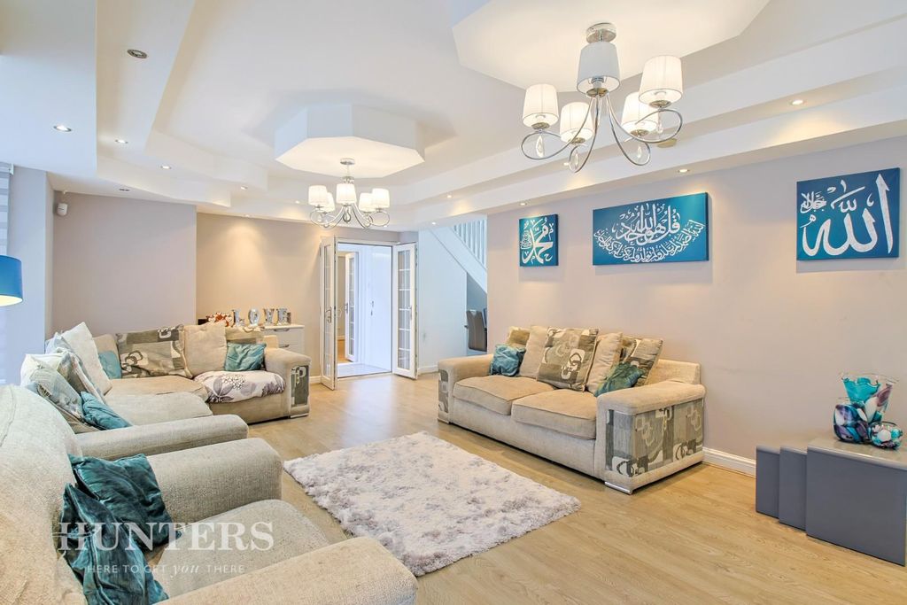 Property photo 3 of 24 Lounge..Jpg
