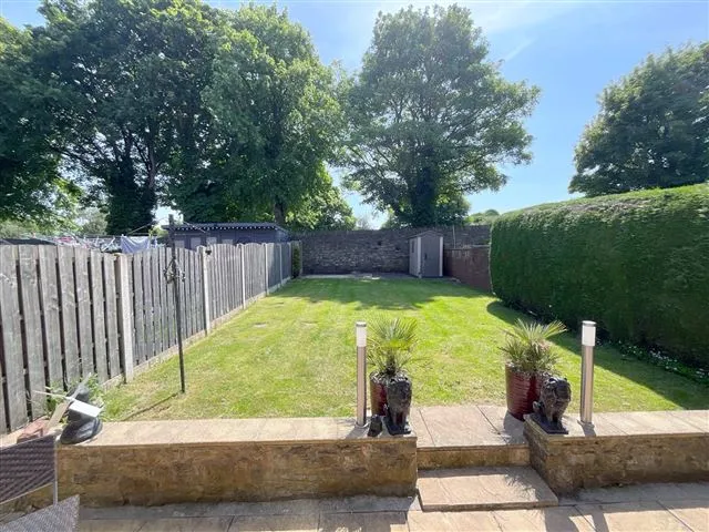 House in Sheffield, South Yorkshire - More