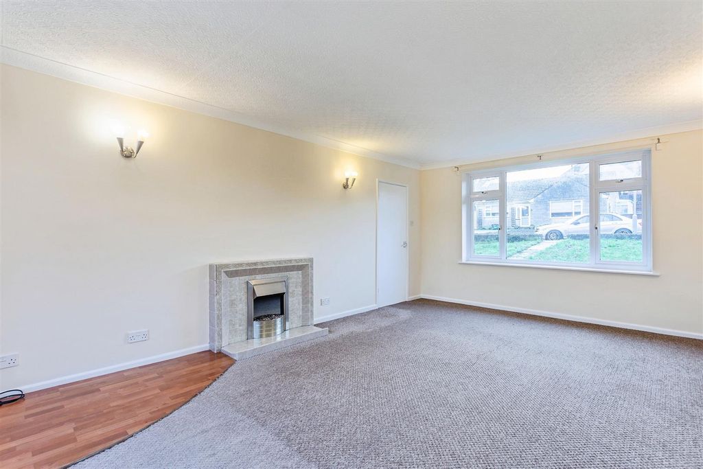 Property photo 2 of 18 Living Room (1).Jpg