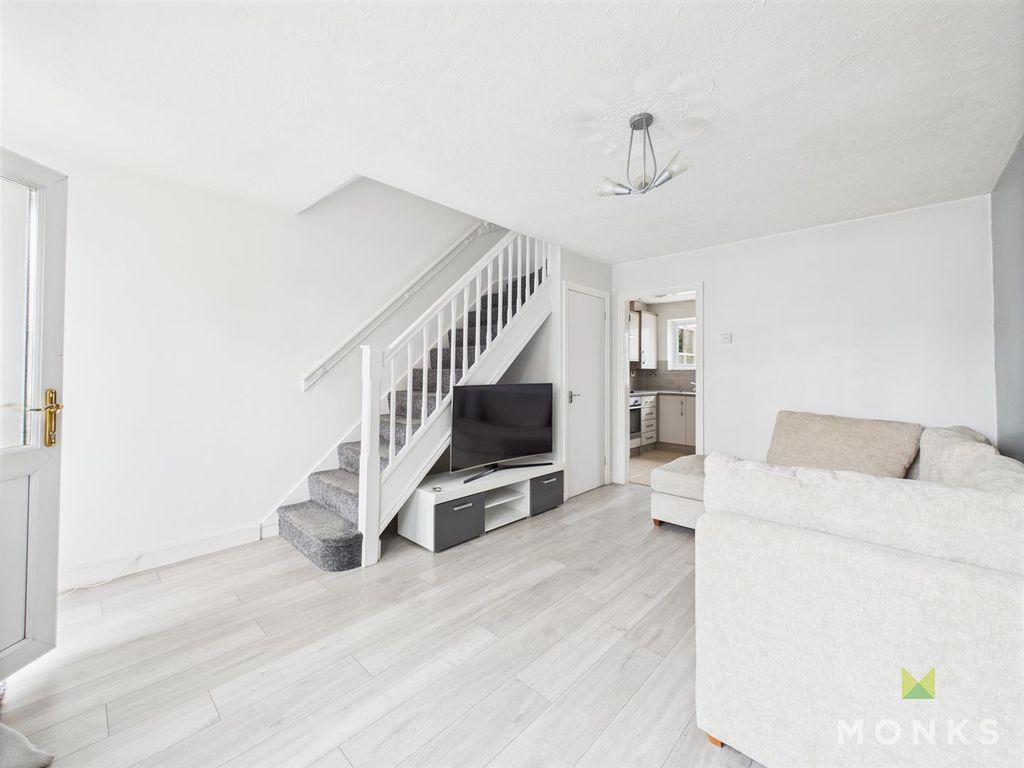 Property photo 3 of 11 Cam01420G0-Pr0737-Still007.Jpg