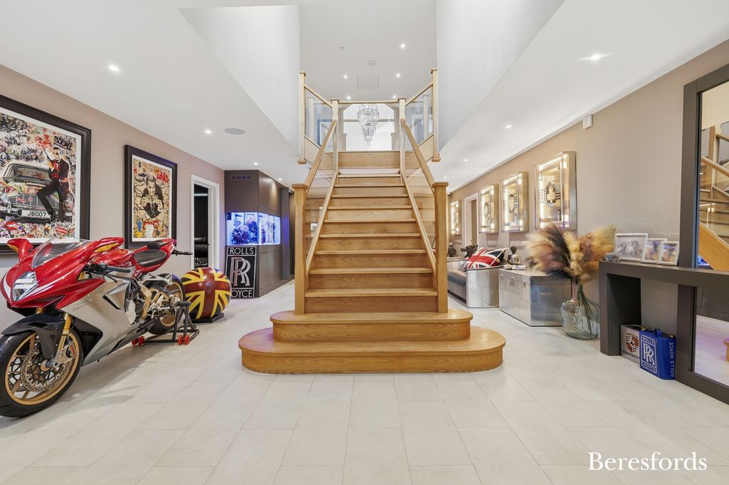 Property photo 2 of 29 Picture No. 09