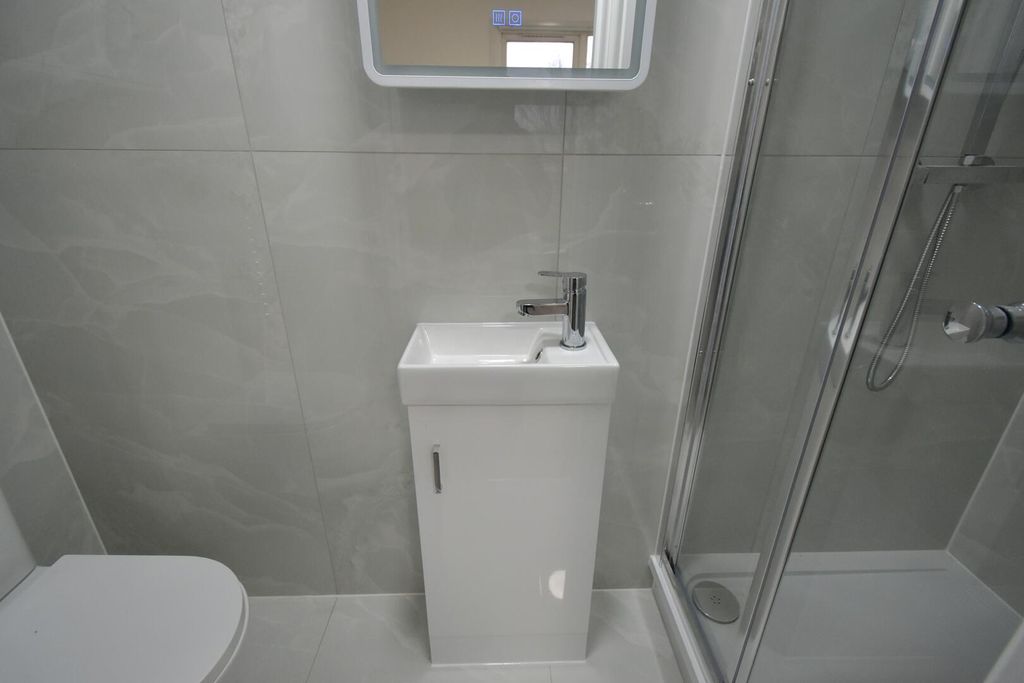 Property photo 3 of 4 Bathroom