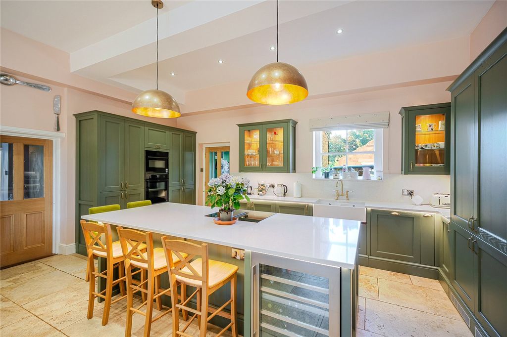 Property photo 2 of 31 Kitchen