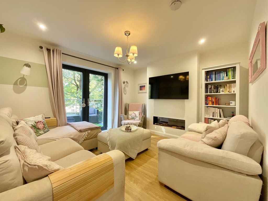 Property photo 2 of 26