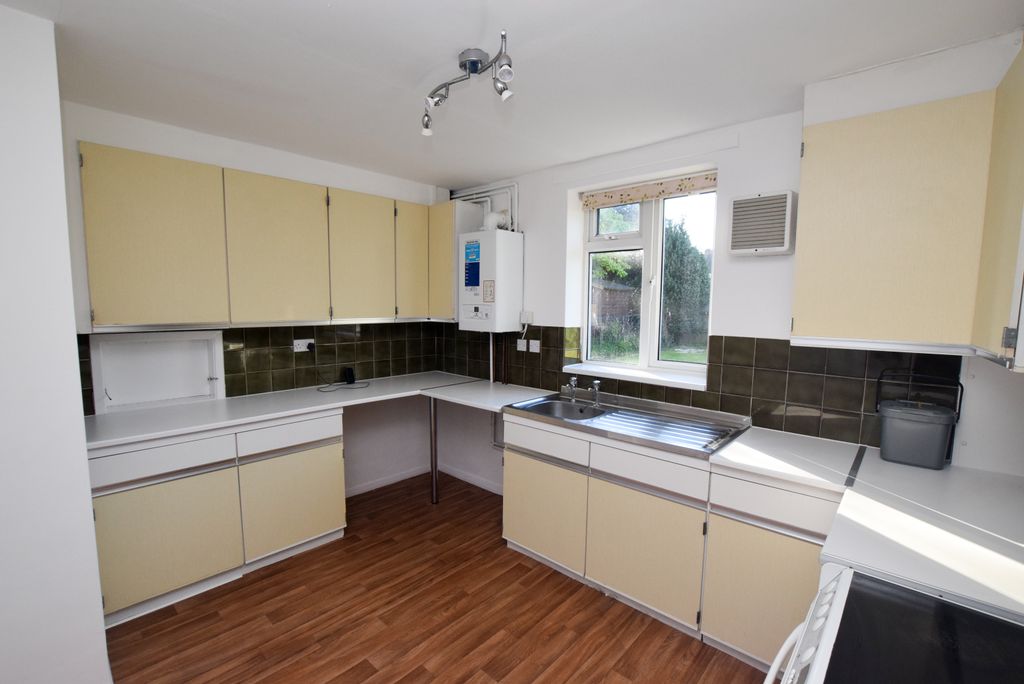 Property photo 2 of 15 Kitchen 1
