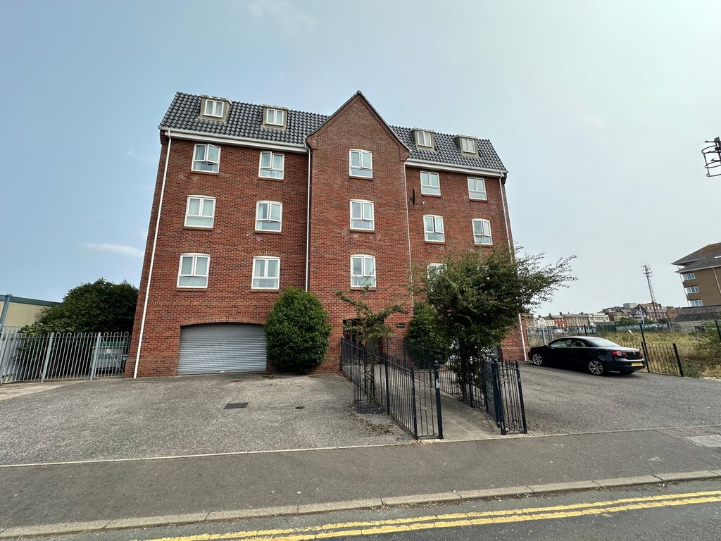 Property photo 1 of 11 Front