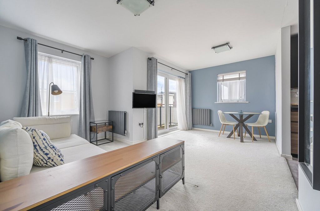 Property photo 2 of 13 Picture No. 24