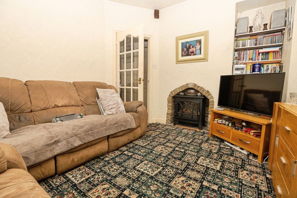 Property photo 2 of 14