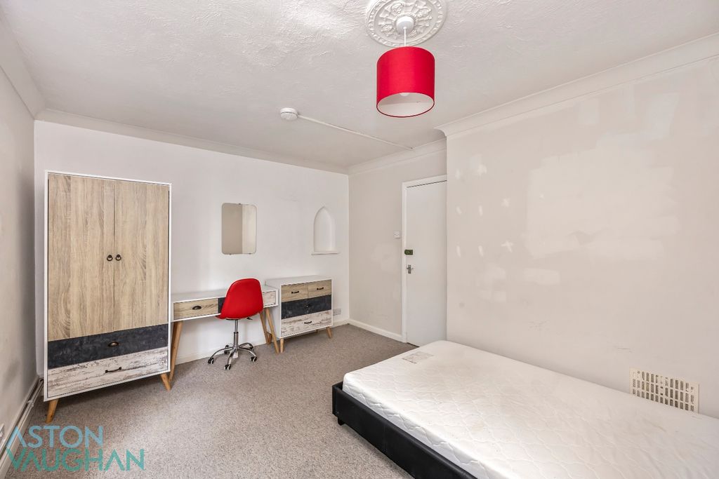 Property photo 1 of 6 5121830