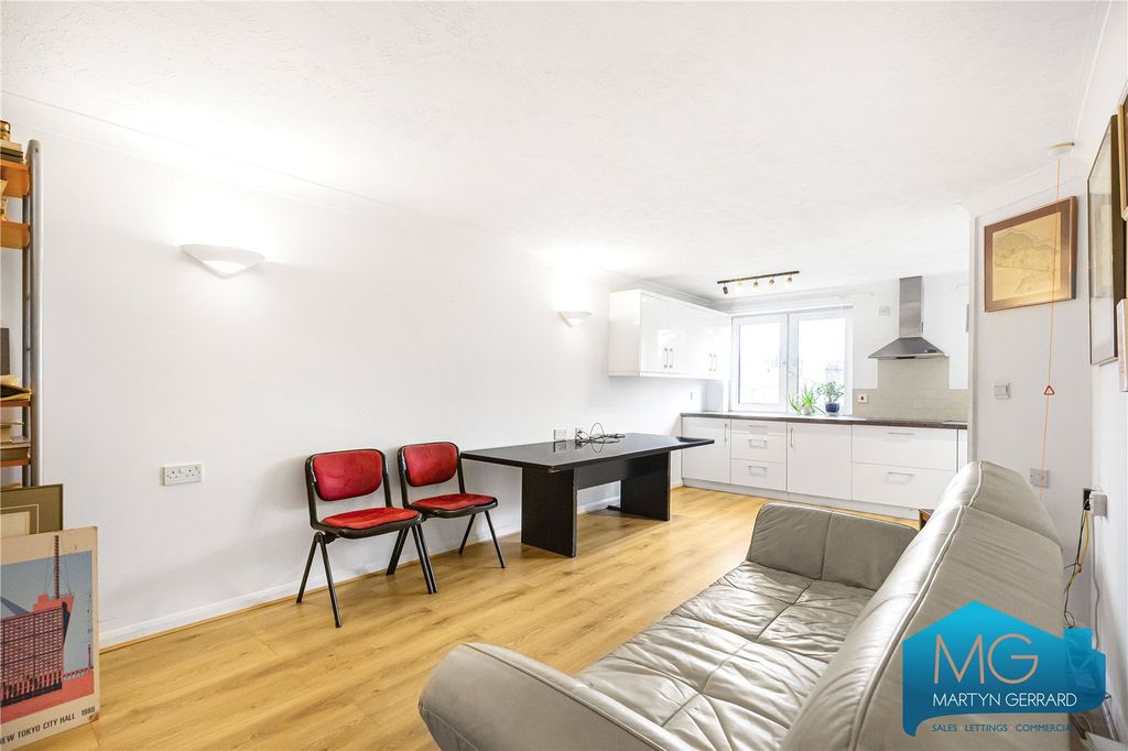 Property photo 3 of 16 Picture No. 05