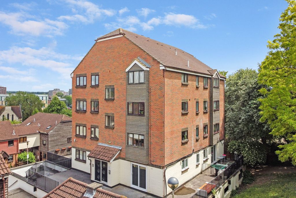 Property photo 1 of 7